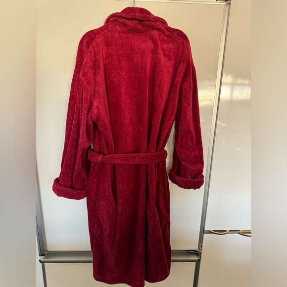 Donald Trump Maroon
Bathrobe actually from Trump Plaza NYC - Picture 2 of 4